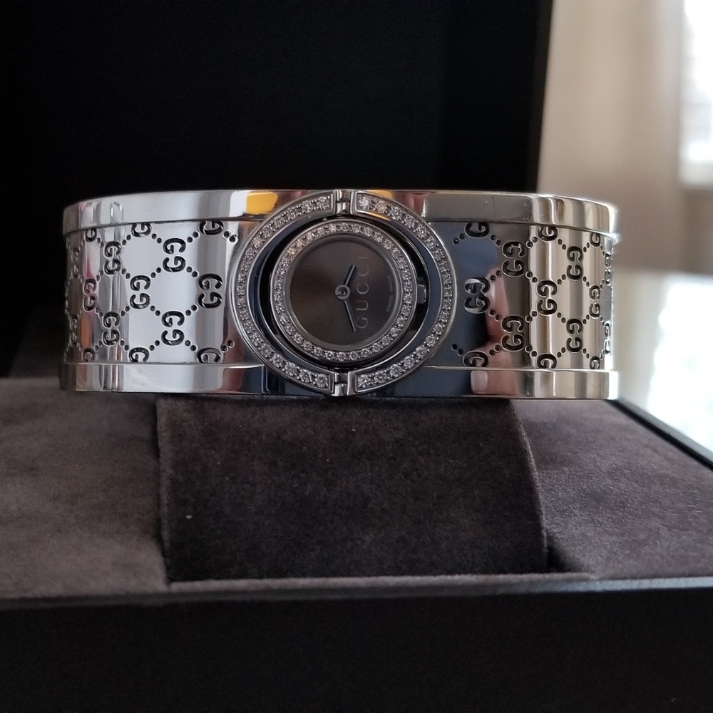 GUCCI Twirl Diamond Dress Watch.